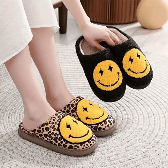 Leopard Black and Yellow Fuzzy Smiley Face Slippers Size 5.5/6 - Picture 2 of 4